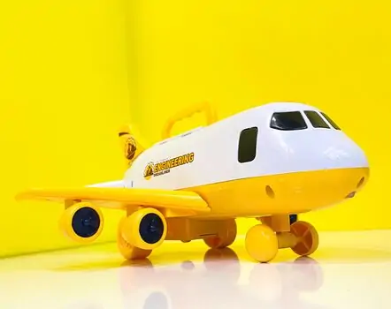 Garage Engineering Dreamliner  სათამაშო თვითმფრინავი მანქანებით, 3 image