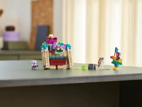 Lego Minecraft 21257 The Devourer Showdown, 10 image