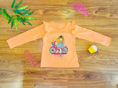 PRETTY GIRL WITH BICYCLE PEACH 523404 ALG გრძელ მკლავიანი მაისური