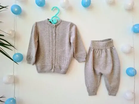 Caramell baby knitted clothes set საბავშვო ტანსაცმლის ორეული 8284 brown