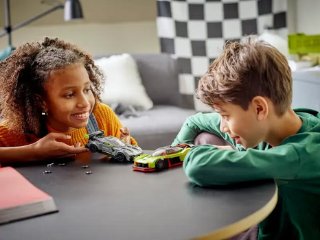 LEGO Speed Champions 76910 Aston Martin Valkyrie AMR Pro and Aston Martin Vantage GT3, 8 image