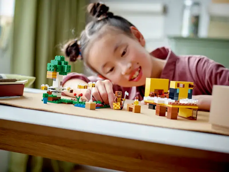 Lego Minecraft 21241 The Bee Cottage, 10 image