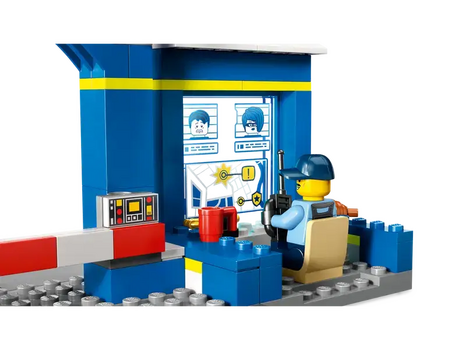 Lego City 60370 Police Station Chase, 4 image