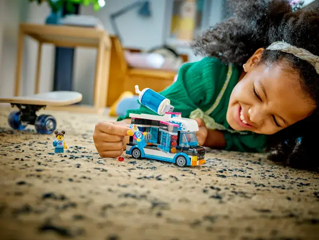 LEGO City 60384 Penguin Slushy Van, 10 image