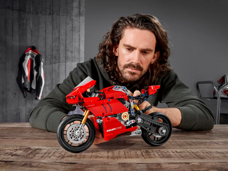 Lego Technic 42107 Ducati Panigale V4 R, 10 image