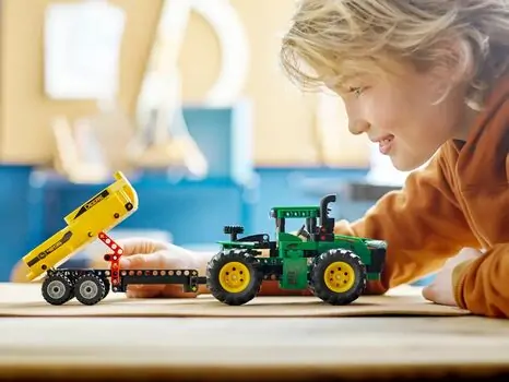 Lego Technic 42136 John Deere 9620R 4WD Tractor, 10 image