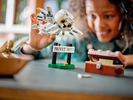 Lego Harry Potter 76425 Hedwig™ at 4 Privet Drive, 9 image