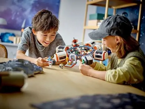Lego City 60433 Modular Space Station, 11 image