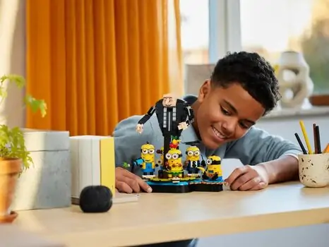 Lego Despicable Me 4 75582 Brick-Built Gru and Minions, 5 image