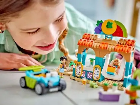 Lego Friends 42625 Beach Smoothie Stand, 8 image