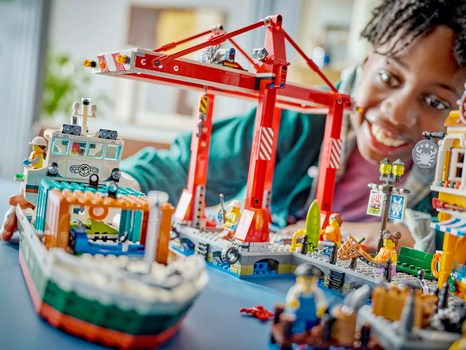 Lego City 60422 Seaside Harbor with Cargo Ship, 10 image