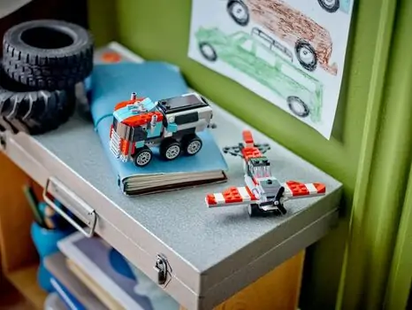 Lego Creator 31146 Flatbed Truck with Helicopter, 10 image