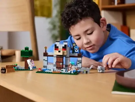 Lego Minecraft 21261 The Wolf Stronghold, 7 image