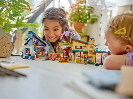 Lego Friends 42620 Olly and Paisley's Family Houses, 9 image