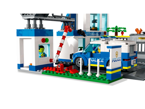 Lego City 60316 Police Station, 3 image