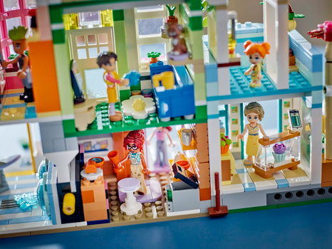 LEGO Friends 42670 Heartlake City Apartments and Stores, 6 image