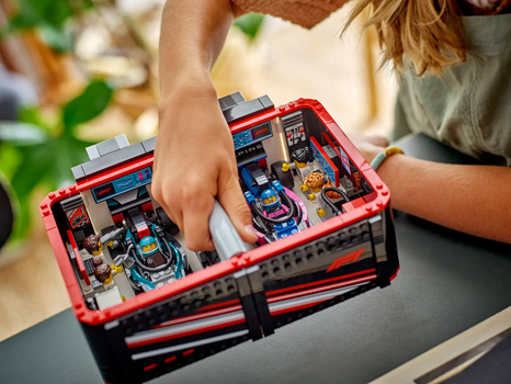 LEGO City 60444 F1® Garage & Mercedes-AMG & Alpine Cars, 5 image