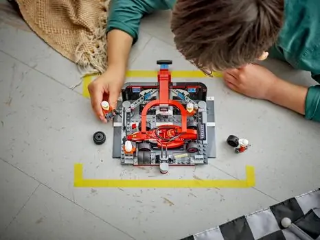 Lego City 60443 F1® Pit Stop & Pit Crew with Ferrari Car, 8 image