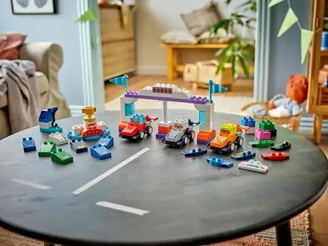 Lego Duplo 10445 F1® Team Race Cars & Drivers, 10 image