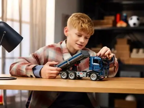 Lego Technic 42203 Tipping Dump Truck, 3 image