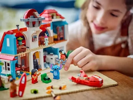 Lego Disney 43268 Lilo and Stitch Beach House, 4 image