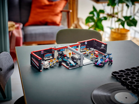 LEGO City 60444 F1® Garage & Mercedes-AMG & Alpine Cars, 6 image