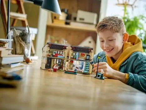 LEGO Harry Potter 76451 Privet Drive: Aunt Marge's Visit, 9 image