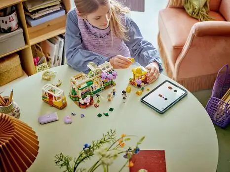 Lego Friends 42671 Plant Café & Flower Shop, 10 image