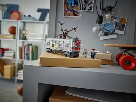 Lego Super Heroes 76321 Spider-Man vs. Doc Ock Subway Train Scene, 6 image