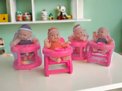 Doll with Highchar - სათამაშო თოჯინა სკამ-მაგიდით, 2 image