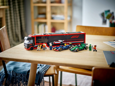 LEGO City 60445 F1® Truck with RB20 & AMR24 F1® Cars, 4 image