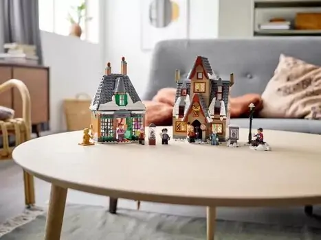 LEGO Harry Potter 76388  Hogsmeade™ Village Visit, 7 image