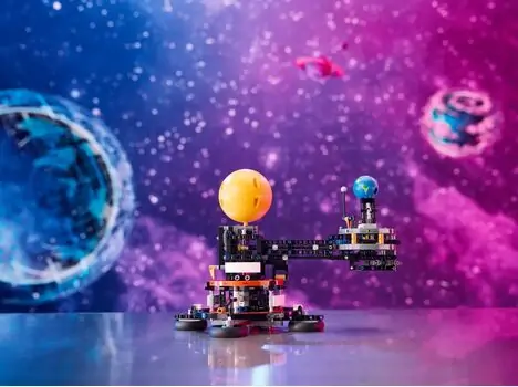Lego Technic 42179 Planet Earth and Moon in Orbit, 9 image