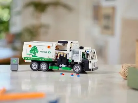 Lego Technic 42167 Mack® LR Electric Garbage Truck, 10 image