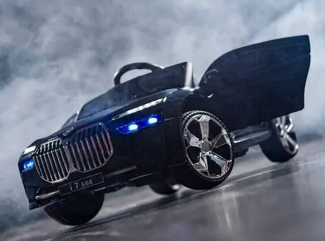 BMW I7 Electric Car Painted Black - ელექტრო მანქანა, 7 image