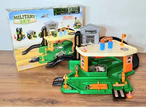 Dede 03340 MILITARY GARAGE SET სათამაშო ტრასა, 2 image