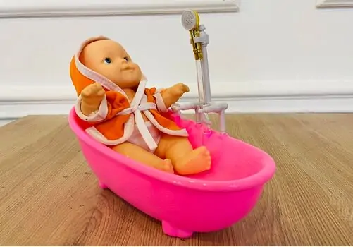 DOLL WITH TUB BATH SET სათამაშო თოჯინა აბაზანის აქსესუარებით, 2 image