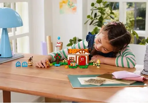 Lego Animal Crossing 77049 Isabelle's House Visit, 9 image
