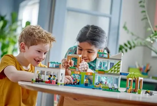 Lego City 60365 Apartment Building, 11 image
