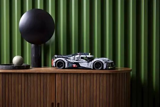Lego Technic 42156 PEUGEOT 9X8 24H Le Mans Hybrid Hypercar, 11 image