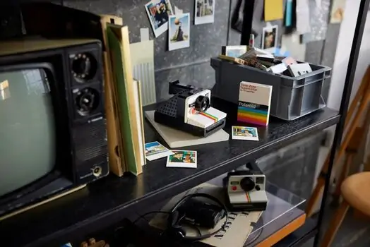 Lego Ideas 21345 Polaroid OneStep SX-70 Camera, 10 image