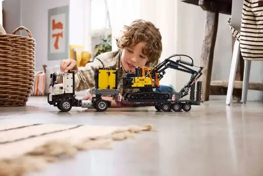 Lego Technic 42175 Volvo FMX Truck & EC230 Electric Excavator, 9 image