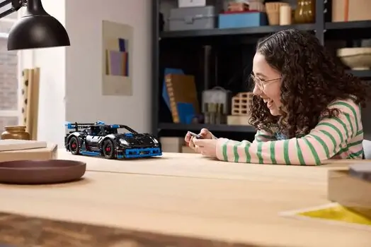 Lego Technic 42176 Porsche GT4 e-Performance Race Car, 8 image