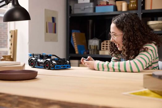 Lego Technic 42176 Porsche GT4 e-Performance Race Car, 8 image