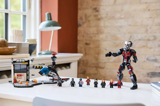 LEGO Super Heroes 76314 Captain America: Civil War Action Battle, 4 image