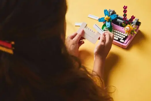 Lego Creator 31169 Typewriter with Flowers, 7 image