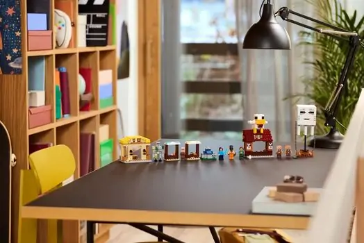 Lego Minecraft 21273 The Ghast Balloon Village Attack, 12 image