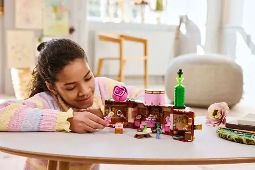 Lego Wicked 75683 Glinda & Elphaba's Dormitory, 9 image