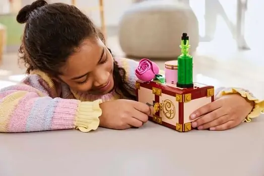 Lego Wicked 75683 Glinda & Elphaba's Dormitory, 10 image