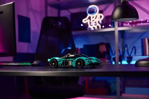 Lego Technic 42208 Aston Martin Valkyrie, 8 image